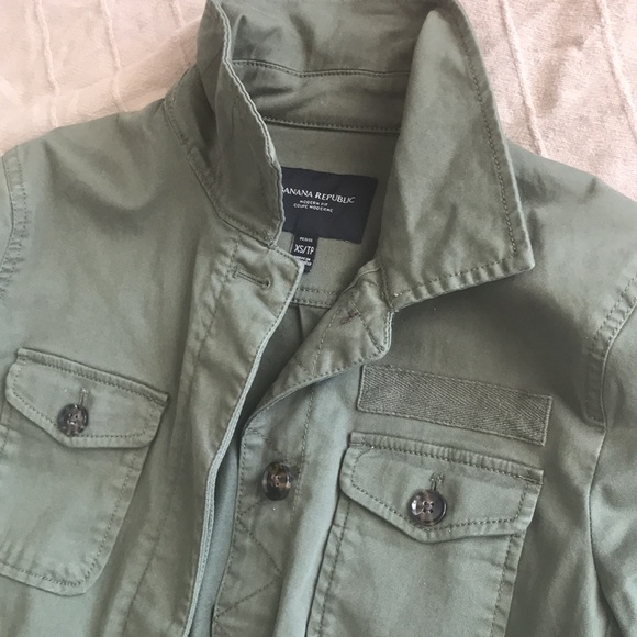 LIKE NEW Banana Republic Utility jacket - Picture 2 of 6